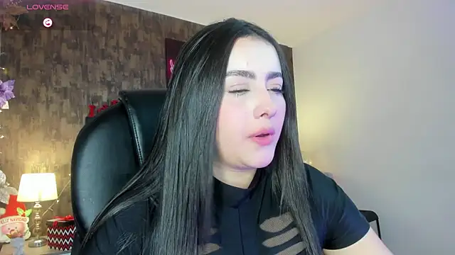 Snapshot of marian__stone chatting on 12/15/25, 06:56 marian stone online show from 12/15/25, 06:56