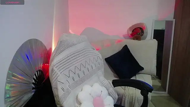 Snapshot of immisssilver chatting on 10/08/25, 01:58 immisssilver online show from 10/08/25, 01:58