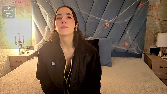 violett  golden online show from 10/14/25, 11:22