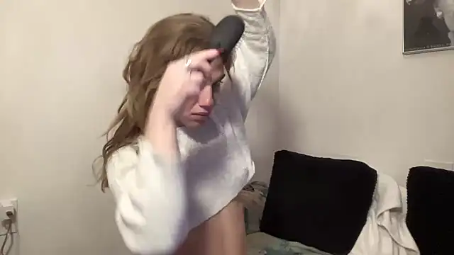 sweetceeme online show from 04/15/26, 05:03