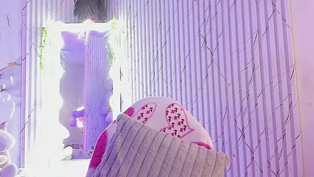 Naomy tay1 online show from 04/19/26, 03:17