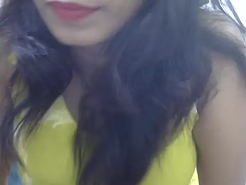 Snapshot of SONIYA_47 chatting on 09/10/25, 05:35 SONIYA 47 online show from 09/10/25, 05:35