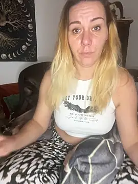 Snapshot of Sidney_Rockz chatting on 11/25/25, 02:06 Sidney Rockz online show from 11/25/25, 02:06