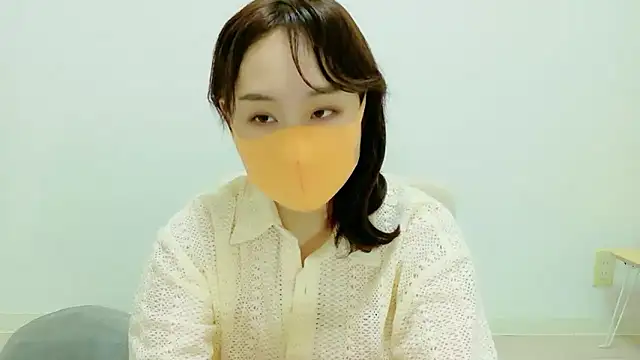 Snapshot of RenaFcup chatting on 04/23/26, 12:04 RenaFcup online show from 04/23/26, 12:04
