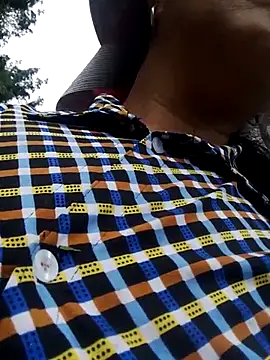 Snapshot of Mamapm20 chatting on 10/06/25, 10:23 Mamapm20 online show from 10/06/25, 10:23