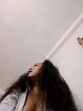 Snapshot of Mamapm20 chatting on 10/09/25, 08:18 Mamapm20 online show from 10/09/25, 08:18