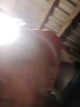 Snapshot of Mamapm20 chatting on 10/20/25, 11:21 Mamapm20 online show from 10/20/25, 11:21