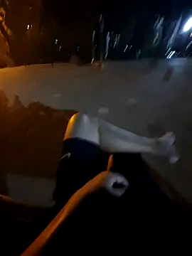 Snapshot of starvingo2002 chatting on 09/15/25, 11:21 starvingo2002 online show from 09/15/25, 11:21