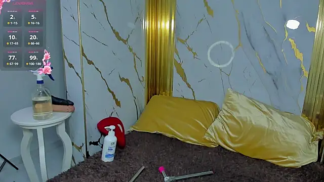 Snapshot of megann__up chatting on 10/06/25, 08:34 megann  up online show from 10/06/25, 08:34