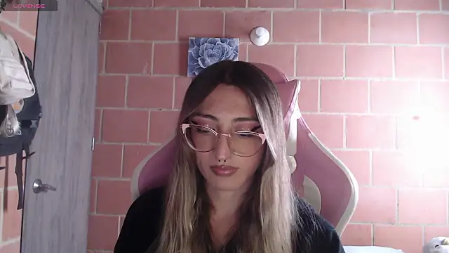 Andrea camilaaa online show from 02/03/26, 02:22