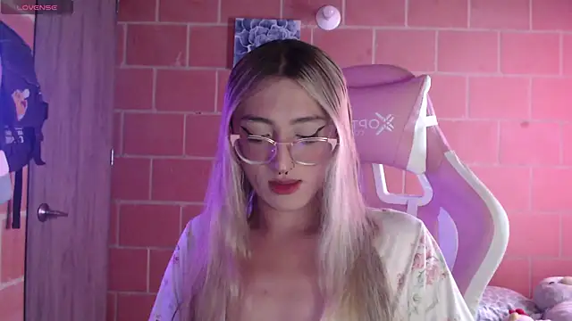 Andrea camilaaa online show from 04/21/26, 01:17