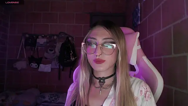 Andrea camilaaa online show from 07/10/26, 07:34