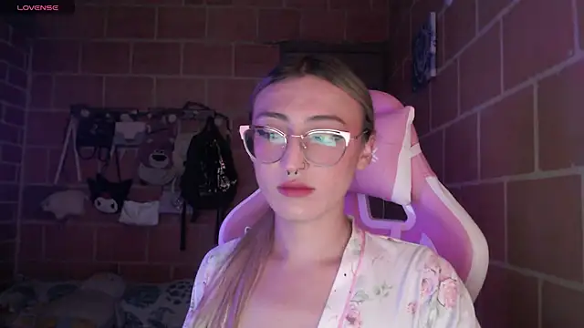 Andrea camilaaa online show from 07/10/26, 09:50