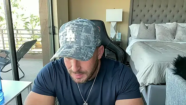 brettmycles28 online show from 10/29/25, 10:22