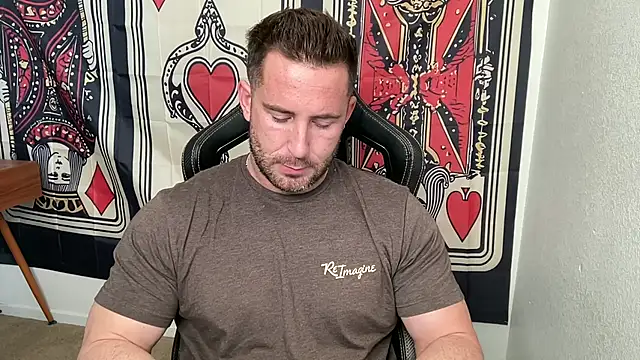 brettmycles28 online show from 12/14/25, 08:24