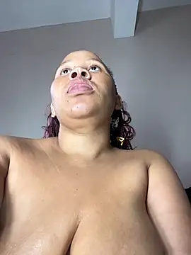 Snapshot of Yellowriider chatting on 11/30/25, 02:32 Yellowriider online show from 11/30/25, 02:32