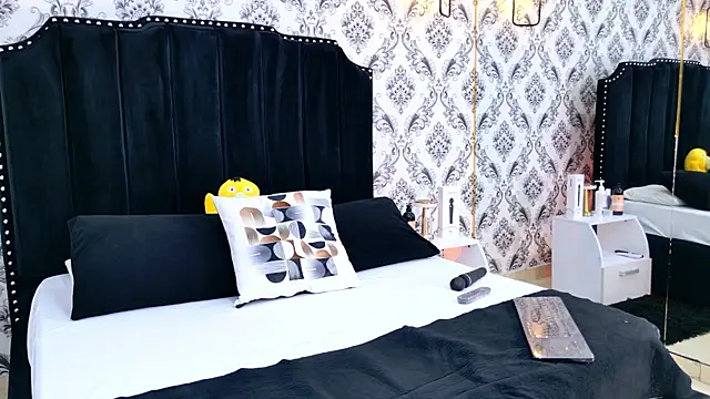 Angelique Angell online show from 01/10/26, 07:48