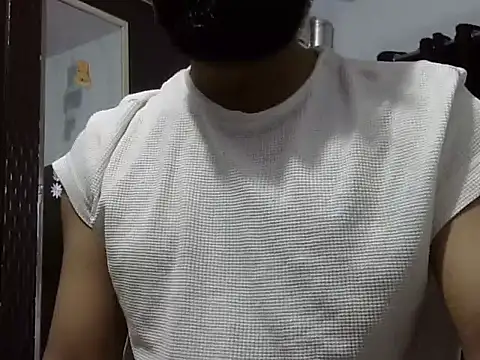 Snapshot of autophile-indian chatting on 09/28/25, 05:13 autophile-indian online show from 09/28/25, 05:13