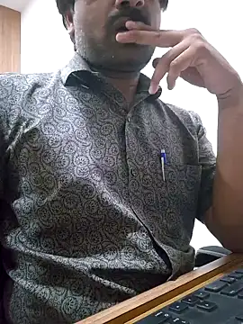 Snapshot of autophile-indian chatting on 10/31/25, 06:25 autophile-indian online show from 10/31/25, 06:25