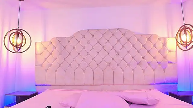 Snapshot of KhloeJohnson chatting on 10/11/25, 08:29 KhloeJohnson online show from 10/11/25, 08:29