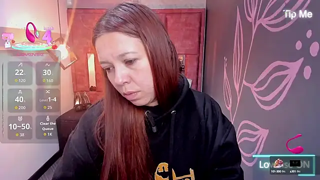 Snapshot of Isa_Thompson__ chatting on 09/14/25, 12:04 Isa Thompson online show from 09/14/25, 12:04