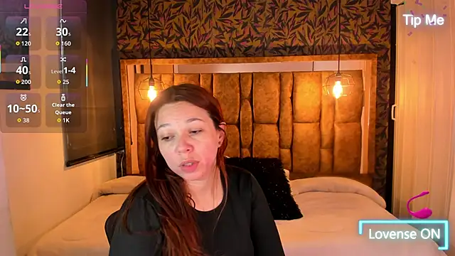 Snapshot of Isa_Thompson__ chatting on 11/15/25, 12:02 Isa Thompson online show from 11/15/25, 12:02