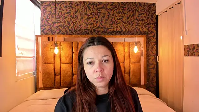 Snapshot of Isa_Thompson__ chatting on 12/01/25, 11:59 Isa Thompson online show from 12/01/25, 11:59