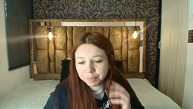 Isa Thompson   online show from 02/21/26, 11:44