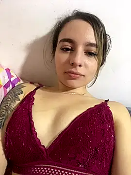 karla-thomsom10 online show from 12/18/25, 06:47