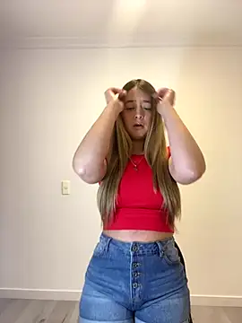 Snapshot of Zara_Ross chatting on 09/18/25, 04:53 Zara Ross online show from 09/18/25, 04:53