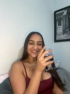 Snapshot of hannahhotwife chatting on 08/08/26, 12:46 hannahhotwife online show from 08/08/26, 12:46