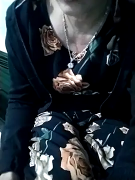 Snapshot of Minety473 chatting on 10/29/25, 10:39 Minety473 online show from 10/29/25, 10:39