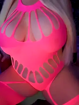 Snapshot of ThiccDreamDoll chatting on 03/31/26, 03:41 ThiccDreamDoll online show from 03/31/26, 03:41