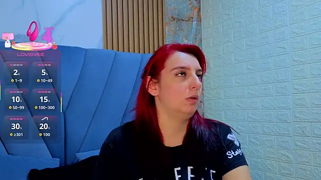 Snapshot of angel__red_ chatting on 09/24/25, 02:37 angel red online show from 09/24/25, 02:37