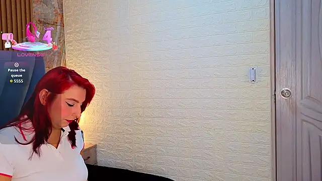 Snapshot of angel__red_ chatting on 09/29/25, 12:27 angel red online show from 09/29/25, 12:27