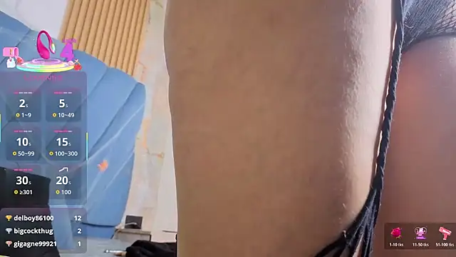 Snapshot of angel__red_ chatting on 10/28/25, 03:10 angel red online show from 10/28/25, 03:10