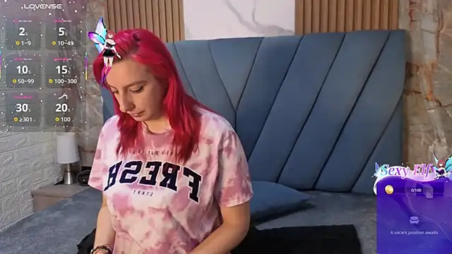 Snapshot of angel__red_ chatting on 12/14/25, 03:34 angel red online show from 12/14/25, 03:34