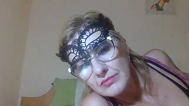 TianaQLove online show from 09/18/25, 11:45