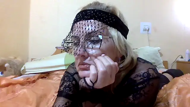 TianaQLove online show from 09/29/25, 06:02