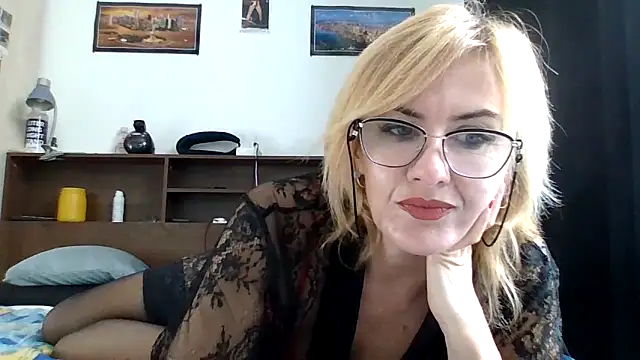 TianaQLove online show from 11/30/25, 01:04