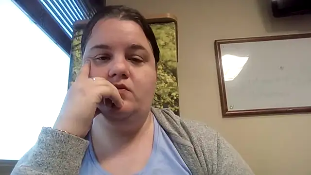 Snapshot of LittleBunny3 chatting on 09/12/25, 12:16 LittleBunny3 online show from 09/12/25, 12:16