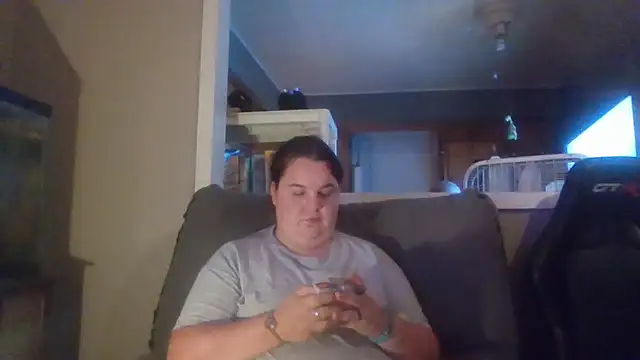 Snapshot of LittleBunny3 chatting on 09/16/25, 12:22 LittleBunny3 online show from 09/16/25, 12:22