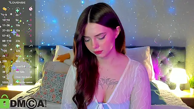 Snapshot of _xna_ chatting on 10/08/25, 01:03 xna online show from 10/08/25, 01:03