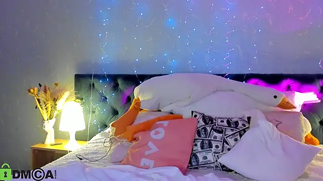 Snapshot of _xna_ chatting on 11/20/25, 01:06 xna online show from 11/20/25, 01:06