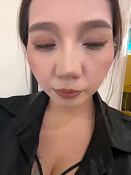 Snapshot of Dujuan-d chatting on 10/11/25, 11:09 Dujuan-d online show from 10/11/25, 11:09