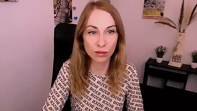 Snapshot of Create_your_own_sun chatting on 09/10/25, 01:22 Create your own sun online show from 09/10/25, 01:22