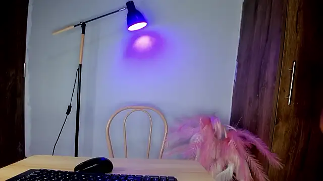 Snapshot of khate_smith chatting on 02/14/26, 02:14 khate smith online show from 02/14/26, 02:14