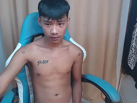 Snapshot of urasianjason chatting on 09/14/25, 12:15 urasianjason online show from 09/14/25, 12:15