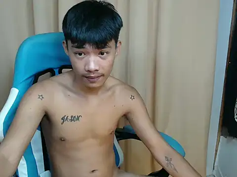 Snapshot of urasianjason chatting on 09/24/25, 11:35 urasianjason online show from 09/24/25, 11:35