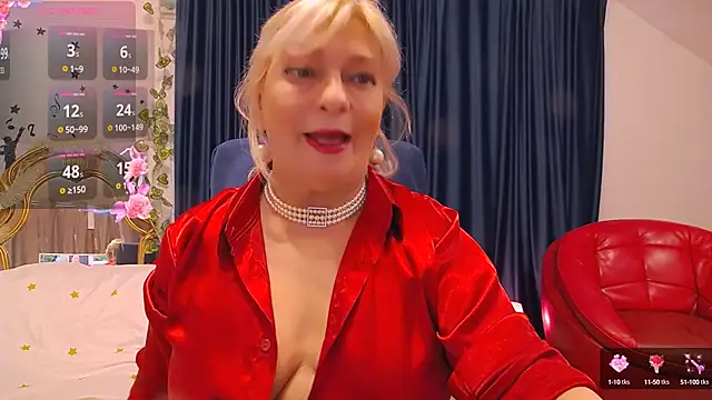 Snapshot of HypnotikCate chatting on 02/07/25, 08:44 HypnotikCate online show from 02/07/25, 08:44